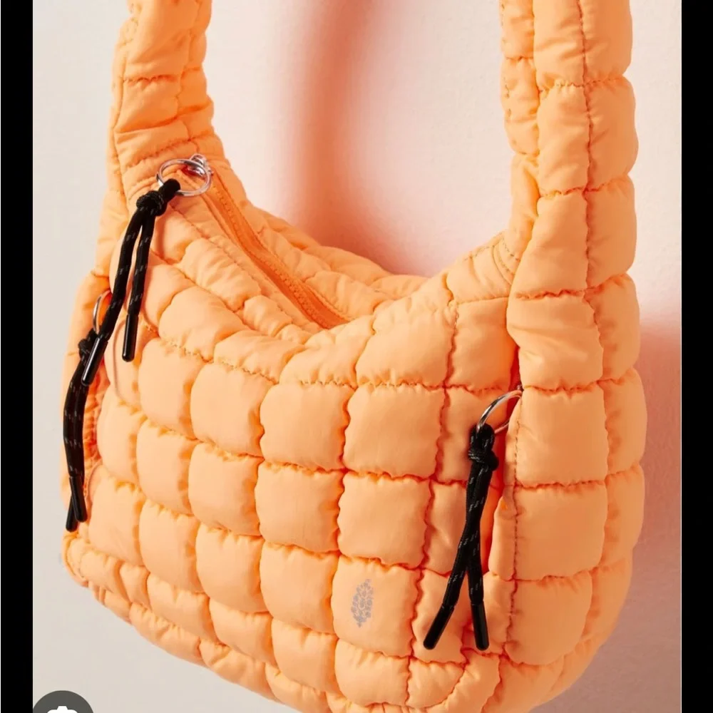 FP Movement Quilted Baby Carryall Sling Bag Neon Clementine NWT sold out color - Picture 3 of 9